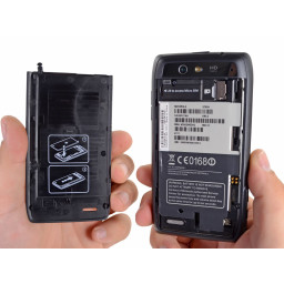 Замена задней панели Motorola Droid 4